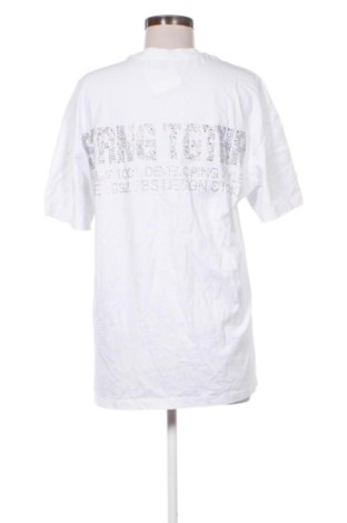 Γυναικείο t-shirt Fb Sister, Μέγεθος XXL, Χρώμα Λευκό, Τιμή 10,99 €
