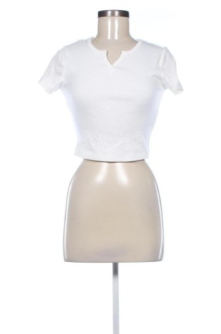 Γυναικείο t-shirt Fb Sister, Μέγεθος S, Χρώμα Λευκό, Τιμή 17,99 €