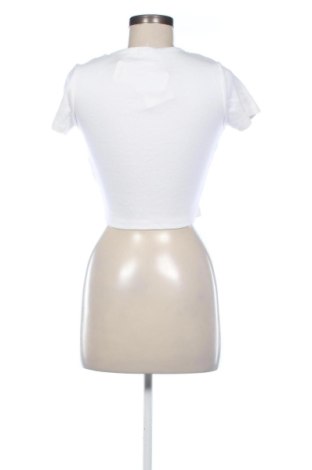 Γυναικείο t-shirt Fb Sister, Μέγεθος S, Χρώμα Λευκό, Τιμή 17,99 €