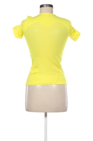 Дамска тениска Unbranded, Размер S, Цвят Жълт, Цена 7,00 €