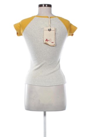 Дамска тениска Unbranded, Размер S, Цвят Многоцветен, Цена 14,00 €