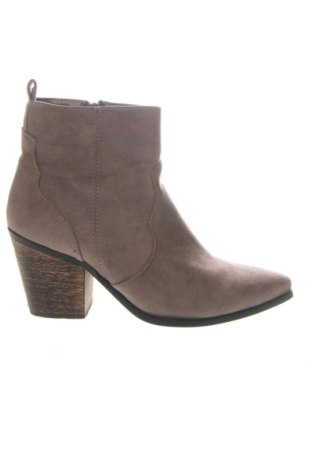 Дамски боти Unbranded, Размер 39, Цвят Бежов, Цена 32,28 €