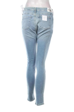Дамски дънки Calvin Klein Jeans, Размер L, Цвят Син, Цена 94,58 €