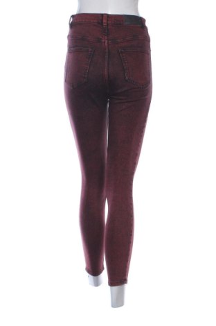 Damen Jeans Monki, Größe M, Farbe Rot, Preis 17,92 €