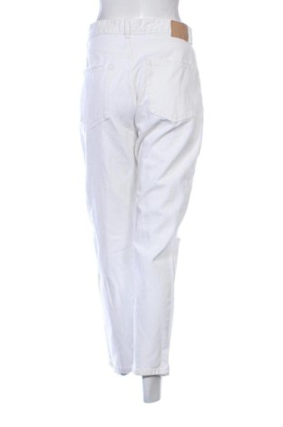 Дамски дънки Pull&Bear, Размер L, Цвят Бял, Цена 27,68 €