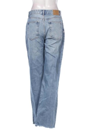 Damskie jeansy Pull&Bear, Rozmiar M, Kolor Niebieski, Cena 78,99 zł