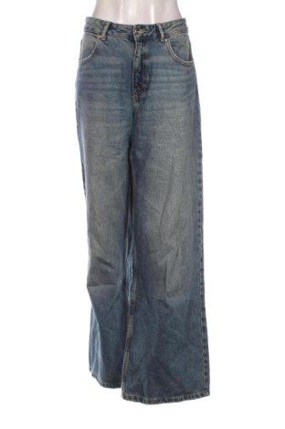 Damskie jeansy Pull&Bear, Rozmiar M, Kolor Niebieski, Cena 78,99 zł