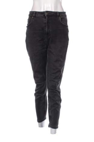 Dámske džínsy  Reserved, Veľkosť XL, Farba Sivá, Cena  14,82 €