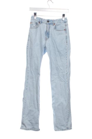 Γυναικείο Τζίν Stradivarius, Μέγεθος XS, Χρώμα Μπλέ, Τιμή 23,00 €