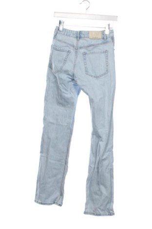 Γυναικείο Τζίν Stradivarius, Μέγεθος XS, Χρώμα Μπλέ, Τιμή 23,00 €
