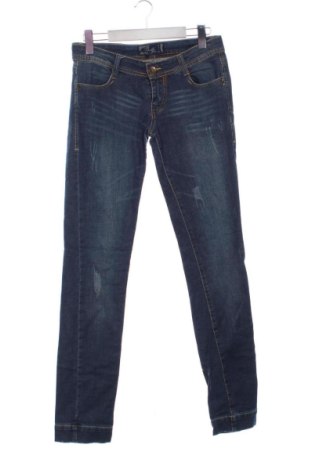 Γυναικείο Τζίν Bershka, Μέγεθος M, Χρώμα Μπλέ, Τιμή 15,99 €