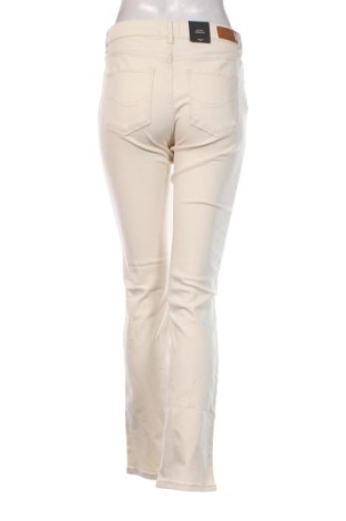 Дамски дънки Vero Moda, Размер M, Цвят Екрю, Цена 39,88 €