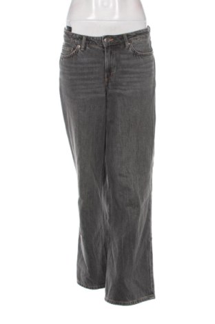 Дамски дънки Weekday, Размер M, Цвят Сив, Цена 20,90 €