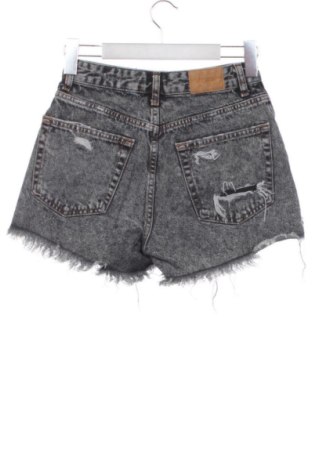 Damen Shorts Bershka, Größe XS, Farbe Grau, Preis 10,00 €