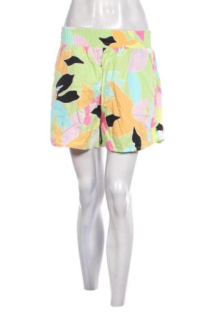 Damen Shorts Bershka, Größe L, Farbe Mehrfarbig, Preis 10,00 €