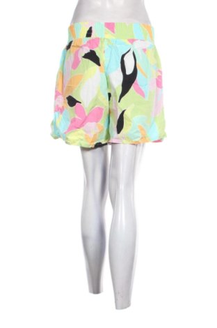 Damen Shorts Bershka, Größe L, Farbe Mehrfarbig, Preis 10,00 €