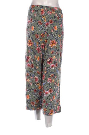 Γυναικείο κοντό παντελόνι Cecil, Μέγεθος 3XL, Χρώμα Πολύχρωμο, Τιμή 20,99 €