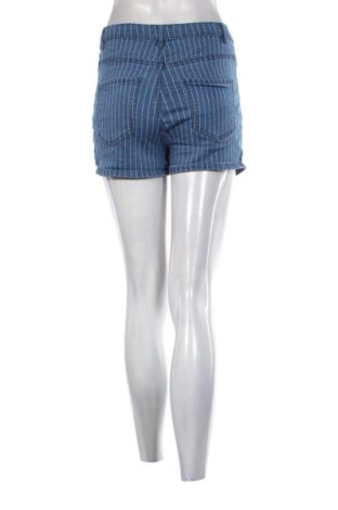 Дамски къс панталон Cropp, Размер L, Цвят Многоцветен, Цена 17,00 €