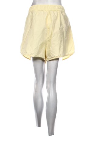 Γυναικείο κοντό παντελόνι H&M, Μέγεθος XL, Χρώμα Κίτρινο, Τιμή 4,99 €