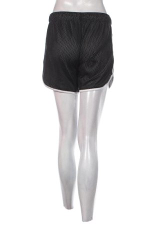 Γυναικείο κοντό παντελόνι Nike, Μέγεθος S, Χρώμα Μαύρο, Τιμή 17,99 €
