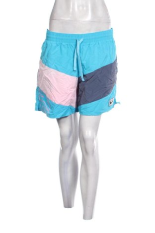 Γυναικείο κοντό παντελόνι Nike, Μέγεθος L, Χρώμα Πολύχρωμο, Τιμή 17,38 €