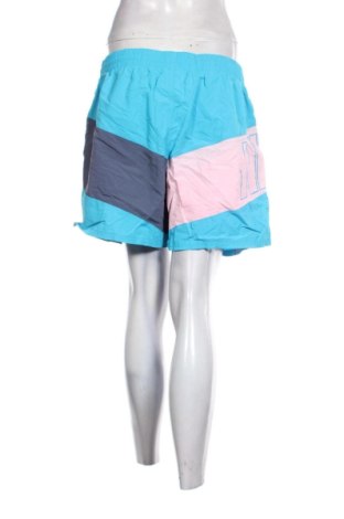 Γυναικείο κοντό παντελόνι Nike, Μέγεθος L, Χρώμα Πολύχρωμο, Τιμή 17,38 €