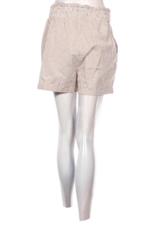 Дамски къс панталон ONLY, Размер L, Цвят Многоцветен, Цена 10,73 €