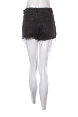 Pantaloni scurți de femei Pull&Bear, Mărime S, Culoare Negru, Preț 50,62 Lei