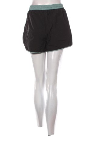 Γυναικείο κοντό παντελόνι Stradivarius, Μέγεθος S, Χρώμα Μαύρο, Τιμή 9,78 €