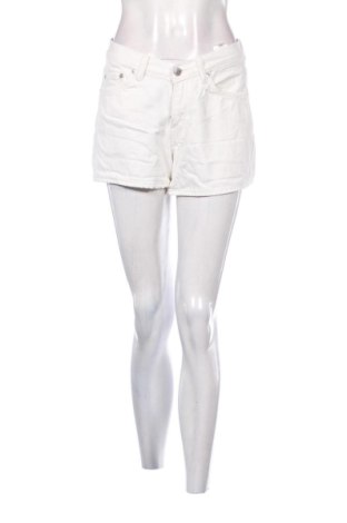 Дамски къс панталон Weekday, Размер S, Цвят Бял, Цена 38,37 €