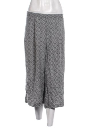 Γυναικείο κοντό παντελόνι Yessica, Μέγεθος XL, Χρώμα Πολύχρωμο, Τιμή 5,99 €