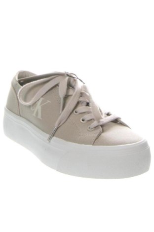 Дамски обувки Calvin Klein Jeans, Размер 39, Цвят Бежов, Цена 38,85 €