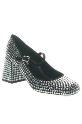 Дамски обувки Steve Madden, Размер 38, Цвят Сребрист, Цена 73,11 €