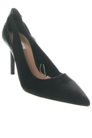 Дамски обувки Stradivarius, Размер 37, Цвят Черен, Цена 31,65 €