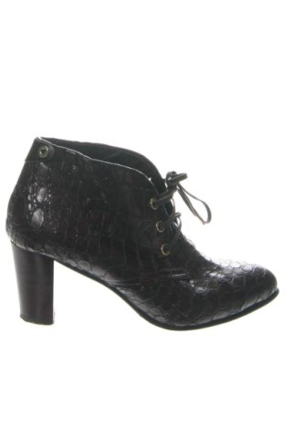 Dámské boty  ZINDA, Velikost 38, Barva Červená, Cena  3 316,00 Kč