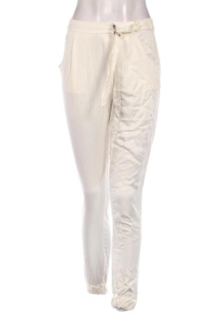Дамски панталон Bershka, Размер S, Цвят Екрю, Цена 15,00 €