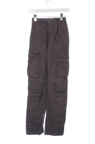 Dámské kalhoty  Bershka, Velikost XXS, Barva Šedá, Cena  439,00 Kč