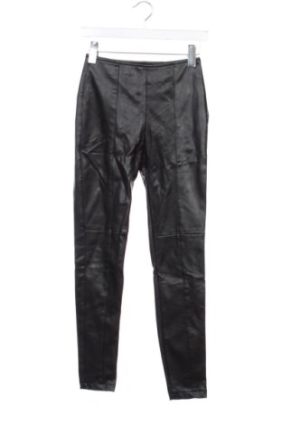 Γυναικείο παντελόνι Bershka, Μέγεθος XS, Χρώμα Μαύρο, Τιμή 15,00 €