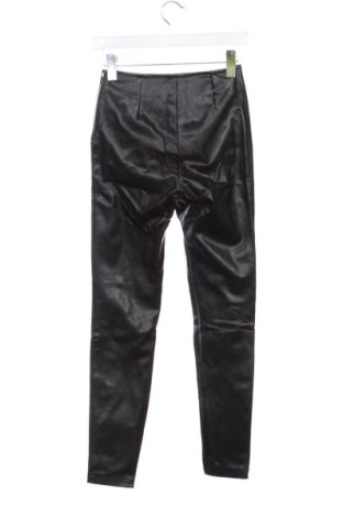 Γυναικείο παντελόνι Bershka, Μέγεθος XS, Χρώμα Μαύρο, Τιμή 15,00 €