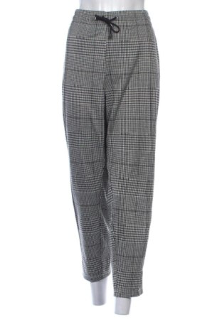 Γυναικείο παντελόνι C&A, Μέγεθος 3XL, Χρώμα Πολύχρωμο, Τιμή 10,99 €
