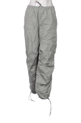 Дамски панталон H&M Divided, Размер XL, Цвят Сив, Цена 20,45 €