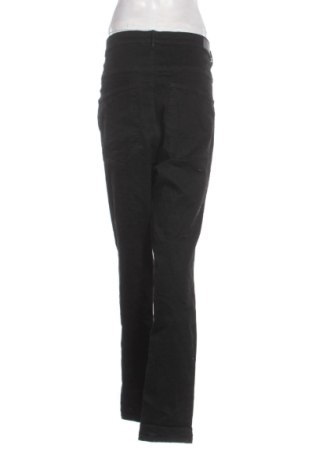 Γυναικείο παντελόνι ONLY Carmakoma, Μέγεθος 3XL, Χρώμα Μαύρο, Τιμή 10,99 €