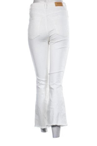 Női nadrág Stradivarius, Méret S, Szín Fehér, Ár 4 269 Ft