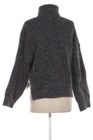 Γυναικείο πουλόβερ Gestuz, Μέγεθος M, Χρώμα Γκρί, Τιμή 137,99 €