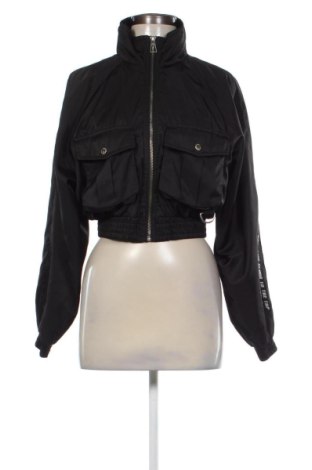 Γυναικείο μπουφάν Bershka, Μέγεθος S, Χρώμα Μαύρο, Τιμή 25,00 €