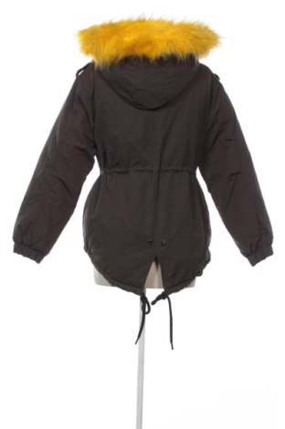 Дамско яке Bershka, Размер XS, Цвят Зелен, Цена 48,06 €