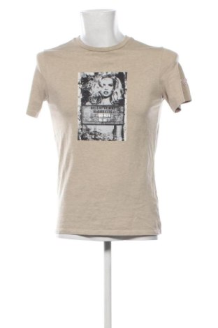 Tricou de bărbați Guess, Mărime S, Culoare Bej, Preț 88,62 Lei