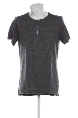 Ανδρικό t-shirt Q/S by S.Oliver, Μέγεθος XL, Χρώμα Γκρί, Τιμή 10,99 €