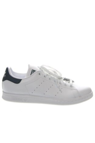 Férfi cipők
 Adidas Originals, Méret 44, Szín Fehér, Ár 51 919 Ft