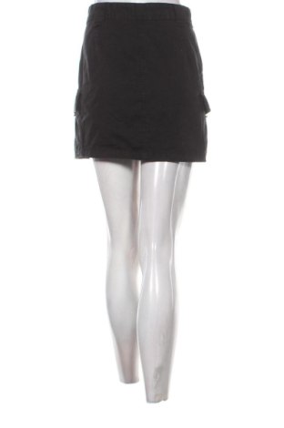 Пола Bershka, Размер S, Цвят Черен, Цена 11,00 €